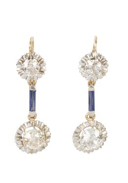124.  Pendientes largos Art-Decó con dos brillantes de talla antigua articulados con un zafiros de talla rectangular