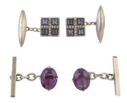 329.  Lote de dos pares de gemelos en plata, unos con amatistas y otros de símil de zafiros cuadrados