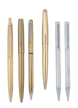 323.  Lote de cuatro bolígrafos y dos portaminas de varias marcas