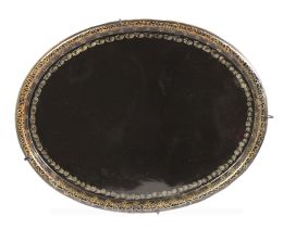 1237.  Bandeja circular de latón pintado de negro y decoración en dorado en el perímetro.S. XIX.