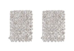 253.  Pendientes de pavé de brillantes en forma de rectángulo