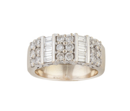 285.  Sortija de brillantes y líneas de baguettes en bandas alternas 