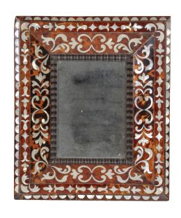 1248.  Espejo virreinal con marco de carey, madreperla y madera ebonizada.Perú, S. XVIII.