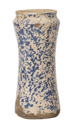 572.  Albarelo jaspeado o espeonjado esmaltado en azul de cobalto.Talavera, segunda mitad del S. XVI.