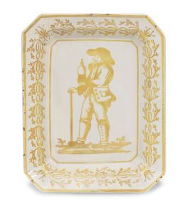 1091.  Bandeja de cerámica esmaltada con personaje, rodeado por cenefa de hojas.Alcora, serie del reflejo dorado (1800 - 1825).