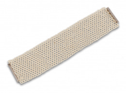 134.  Brazalete de malla de pequeñas perlas con cierre de barra de brillantes en oro blanco de 18K.