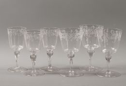 1038.  Lote de 24 copas de cristal con decoración grabada a rueda.España, Cadalso de los Vidrios? S. XVIII.