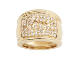 248.  Sortija ancha con rectángulo con pavé de brillantes sobre la que destaca inscripción  "Love" en relieve