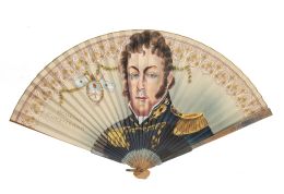 681.  Abanico con padrones de madera y país de papel pintado con retrato del General Juan de Pueyrredón (1777-1850), con leyenda: "Recuerdo del centenario de la república Argentina,  25 de mayo de 1910".