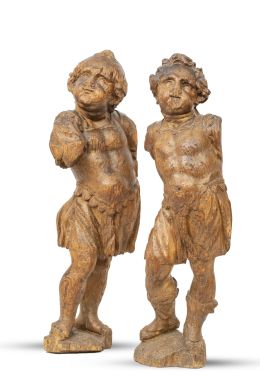 1071.  Pareja de niños con vestimenta militar.Esculturas de madera de pino tallada.S. XVI.