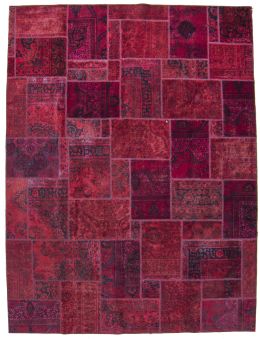 574.  Alfombra "collage", de color granate.Irán.