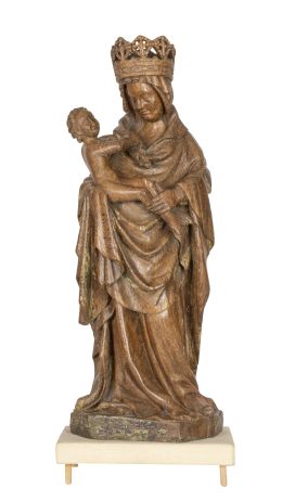 1118.  Virgen gótica de madera tallada.Norte de Francia, probablemente Borgoña, S. XV.
