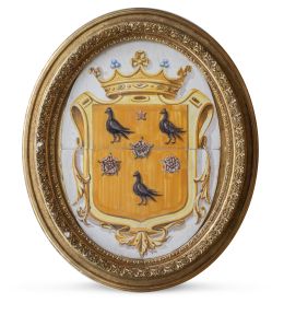 537.  Escudo de armas con corona de marqués de cerámica esmaltada. Valencia, h. 1800.