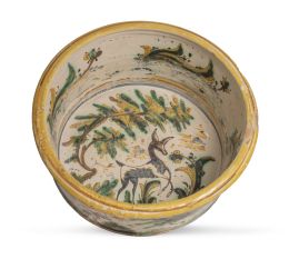 532.  Lebrillo de cerámica esmaltada de la serie polícroma.Puente del Arzobispo, S. XVIII.