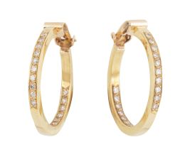 142.  Pendientes criolla años 40 con frente e interior de brillantes sobre aro de sección cuadrangular