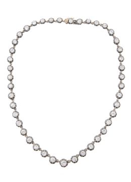 418.  Collar rivière S. XIX de brillantes de talla antigua, compuesto por cuarenta y tres brillantes con tamaño en aumento hacia el centro