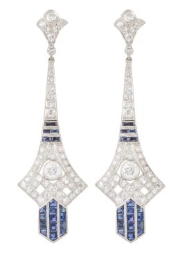 316.  Pendientes largos de brillantes y zafiros estilo Art-Decó con forma acampanada de inspiración oriental