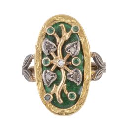 179.  Sortija lanzadera oval portuguesa con decoración floral de diamantes y esmeraldas sobre esmalte verde