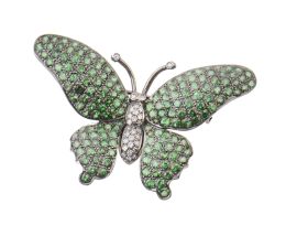 236.  Broche mariposa con alas de pavé de tsavoritas y cuerpo cuajado de brillantes
