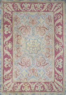 1216.  Alfombra en lana de nudo español, decorado con hojas carnosas. Firmada "RFT MD 1941".Real Fábrica de Tapices, Madrid, 1941.