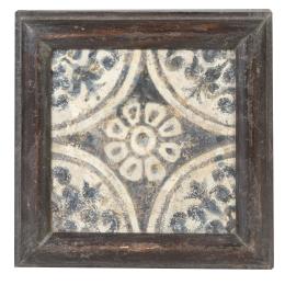1072.  Azulejo de cerámica esmaltada en azul de cobalto, decorado con flores y hojas. Con marcoManises, (1626-1675).