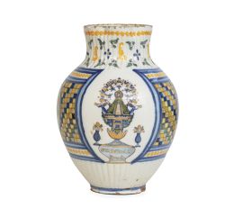 546.  Jarra de cerámica con esmalte policromo decorado con la Virgen del Prado.Puente del Arzobispo, h. 1820.