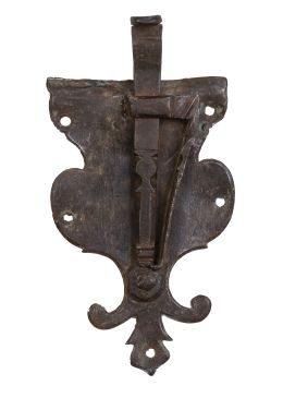 546.  Placa de cerradura de hierro recortado.España, S. XVII - XVIII.