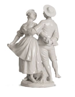 613.  Grupo escultórico de porcelana blanca con figuras entrecruzadas bailando.Italia, finales del S. XVIII.