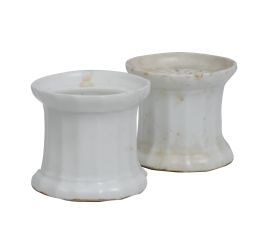 1090.  Tintero y secante de porcelana esmaltada.S. XIX.