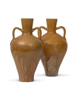 1089.  Pareja de orzas populares de barro en parte vidriado.España, S. XX.