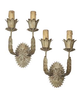 1088.  Pareja de apliques de latón pintado de dos brazos de luz.Francia, principios del S. XX.