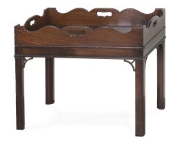 683.  Bandeja Jorge III de madera de caoba.Inglaterra, finales del S. XVIII.