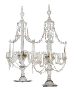 1077.  Pareja de "girandoles" Jorge IIII de cristal transparente tallado.Inglaterra, finales del S. XVIII.