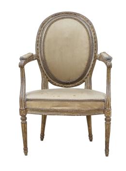 1162.  Butaca Carlos IV lacada de blanca y dorada.España, finales del S. XVIII.