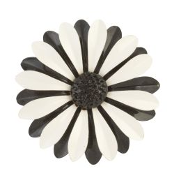 404.  Broche flor vintage americano años 60, con pétalos de esmalte blanco y negro sobre metal