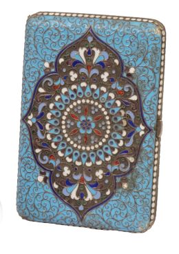 701.  Pitillera de metal con esmalte champlevé.Rusia, S. XIX.