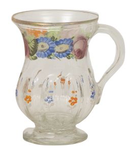 757.  Jarrita de vidrio transparente con flores pintadas.La Granja, S. XIX.