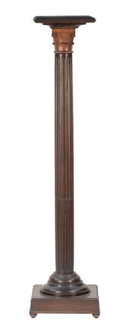 1486.  Columna de madera tallada de orden corintio. S. XX.