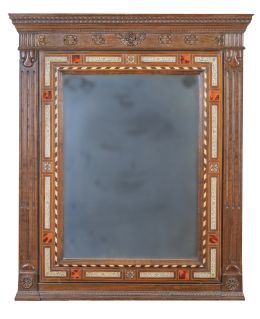 678.  Espejo de madera tallada con aplicaciones de hueso, carey y