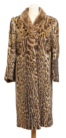 356.  Abrigo largo de piel de ocelote