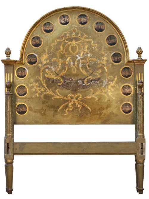 Cama Carlos IV de madera tallada y policromada de verde.T