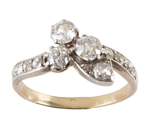 Sortija de ff. S. XIX con trío de brillantes de talla antig