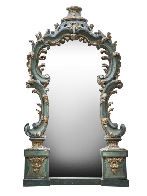 Espejo de madera tallada, policromada de verde y dorada.S