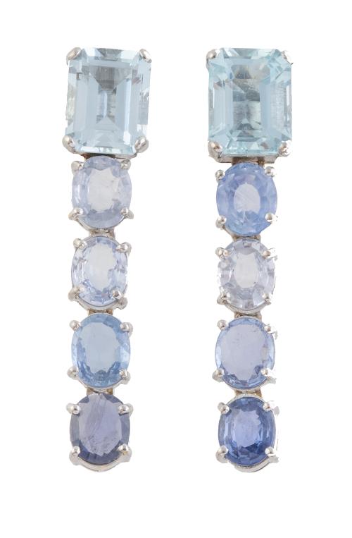 Pendientes largos de topacios azules de diferentes tonalida