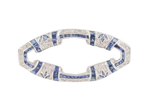Broche oval Art-Decó de brillante y zafiros calibrados con 