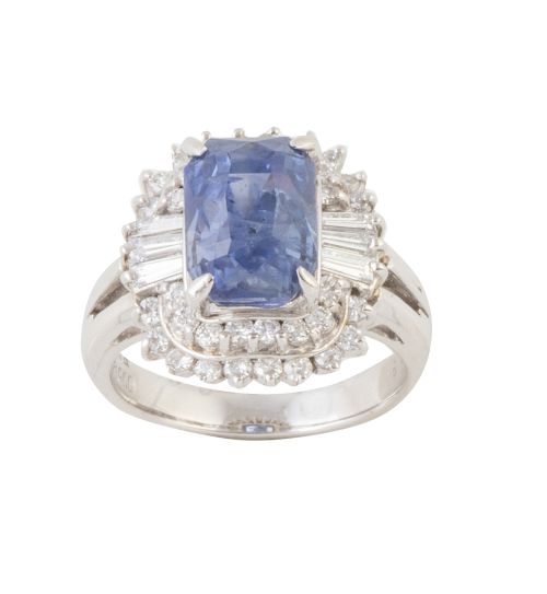 Sortija de zafiro central de 5,17 ct con doble orla de bril