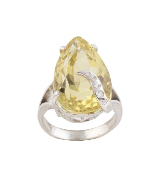 Sortija con citrino central de talla pera facetada, decorad