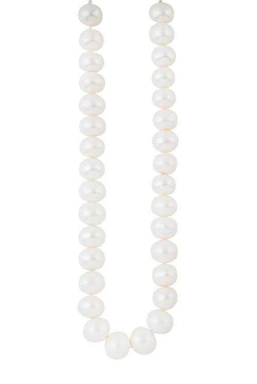 Hilo de perlas de los mares del sur en aumento hacia el cen