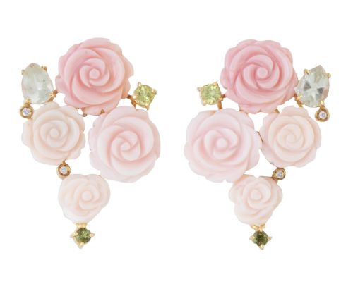 Pendientes con cuatro flores de coral piel de ángel combina