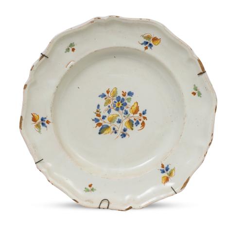 Plato de cerámica esmaltada de la "serie del ramito".Alco